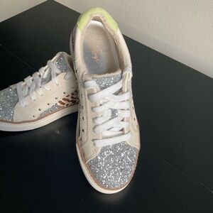 Crown Vintage Cream Glitter & Leopard Sneakers – Women’s 7.5